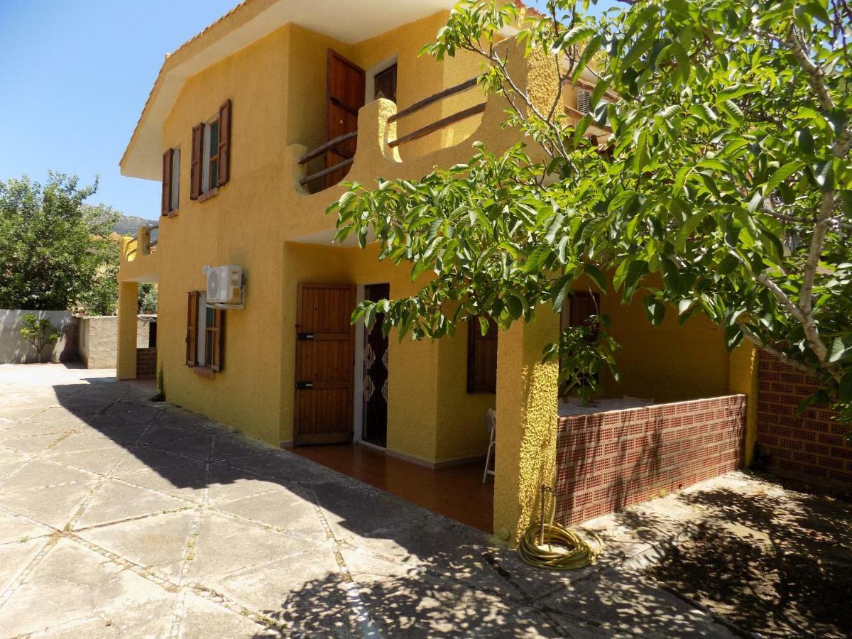Casa Vacanze Gardenia Solanas  Ngoại thất bức ảnh